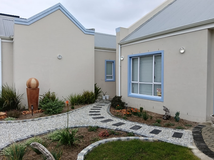 To Let 3 Bedroom Property for Rent in Sandbaai Western Cape
